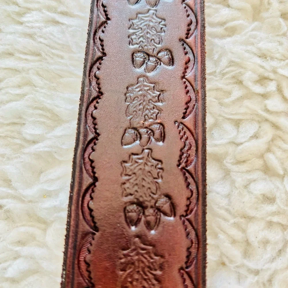 Vintage Brown Embossed Leather Belt size 36-38